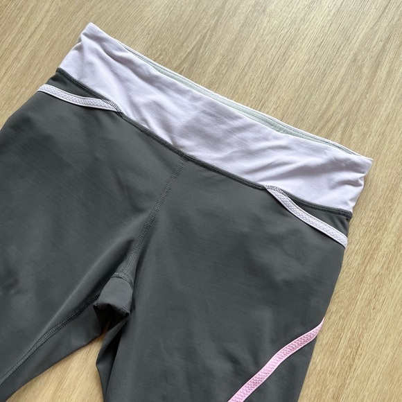 Lululemon Cropped Leggings - Picture 4 of 9